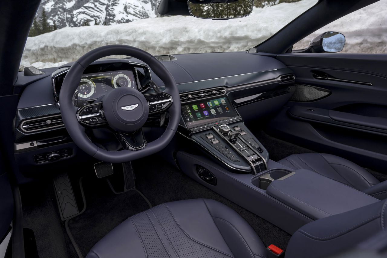Images of the Aston Martin Vantage Roadster