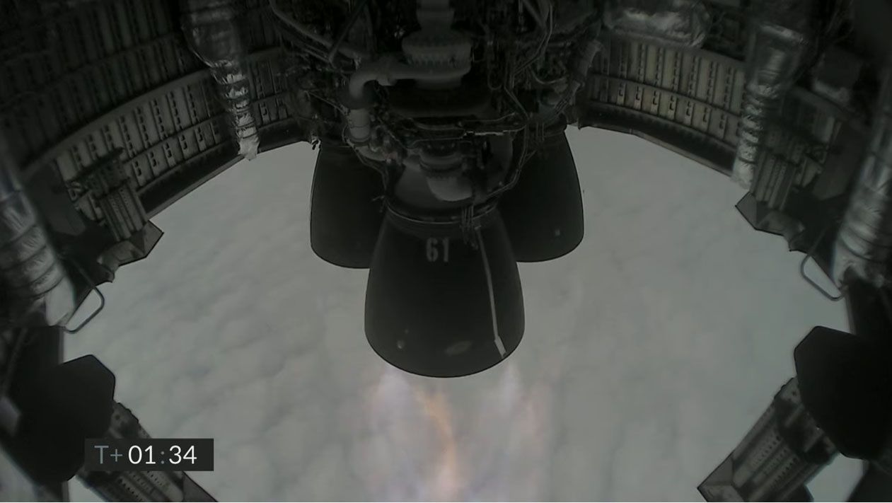 SpaceX's Starship SN15 rocket prototype launches on a 10-kilometer test flight from SpaceX's Starbase test site near Boca Chica Village in South Texas on May 5, 2021.