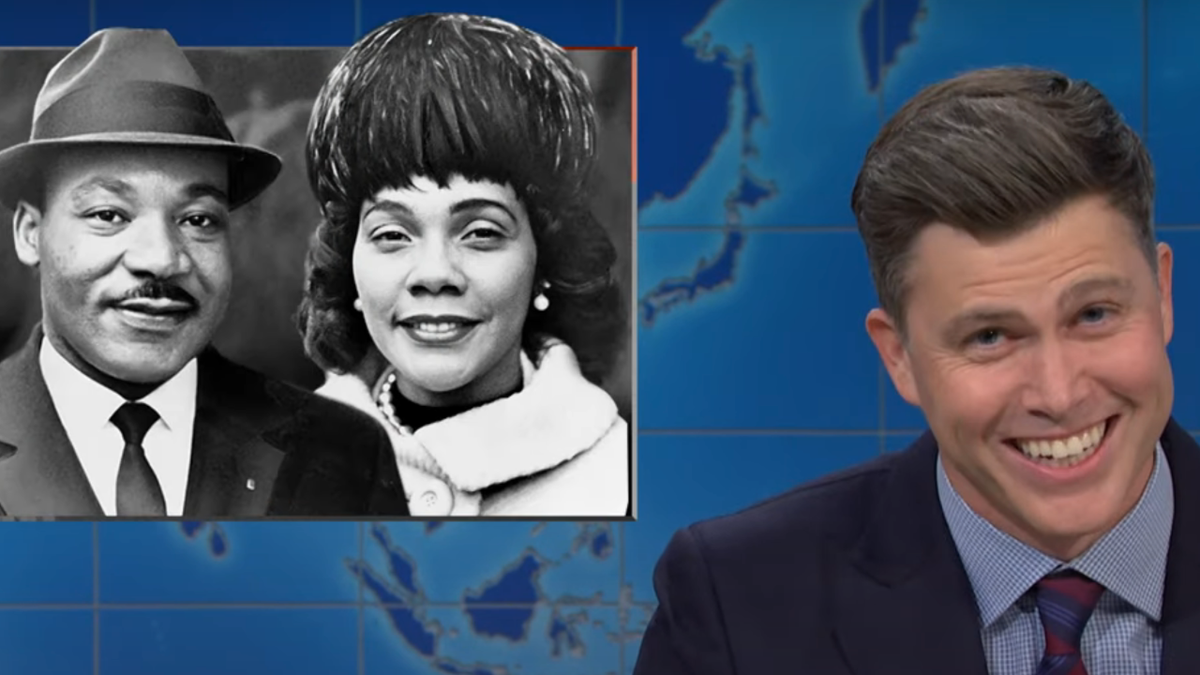 Colin Jost uncomfortably reads a joke about Coretta Scott King on SNL.