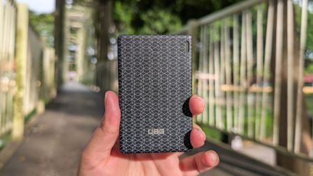 UAG Metropolis Tracker Card