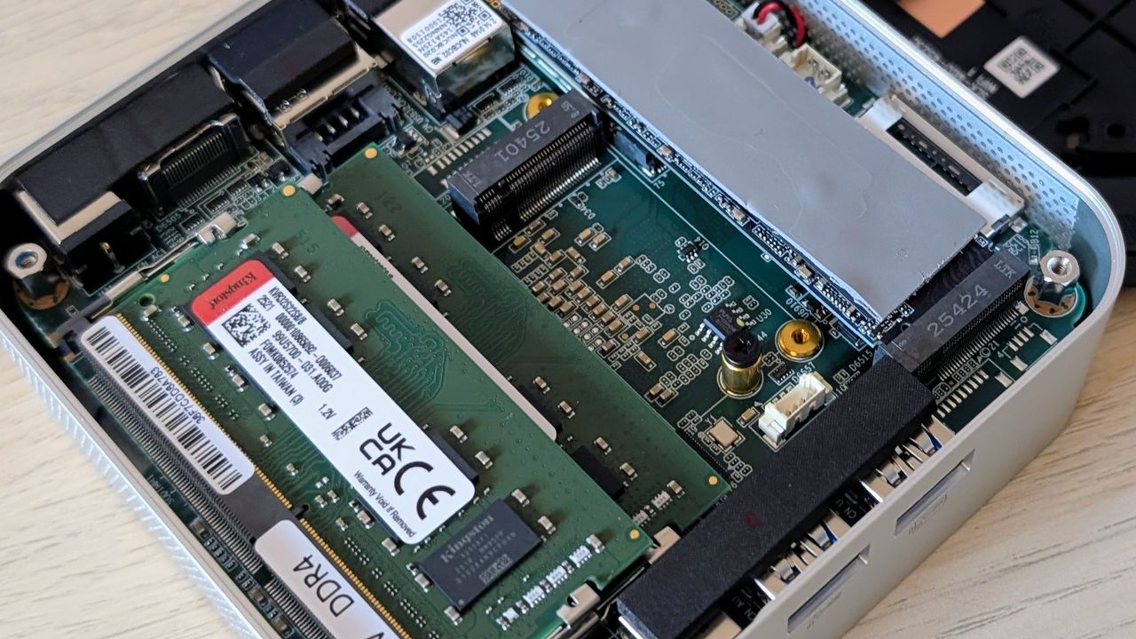 The Geekom A5 on a desk