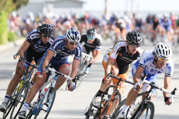 The field pours through a chicane on the Dana Point back stretch.