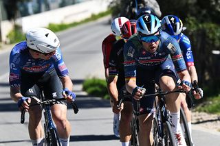 Volta ao Algarve stage 5 LIVE: Race leader Juan Ayuso under pressure as strong breakaway goes clear
