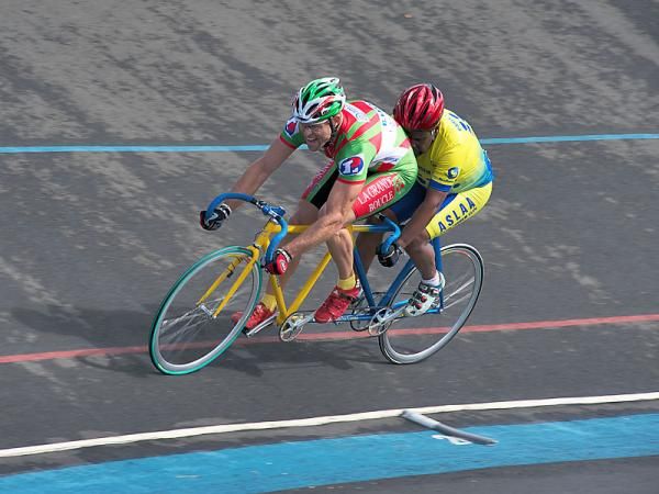 Candide Codjo (stoker) and Jean Paul Benvenoutto flat out during the kilometre timetrial.