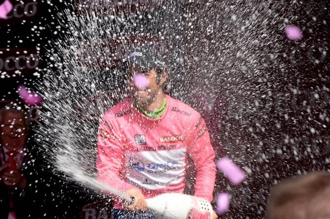 Michael Matthews (Orica-GreenEdge) celebrates stage 3 in the maglia rosa