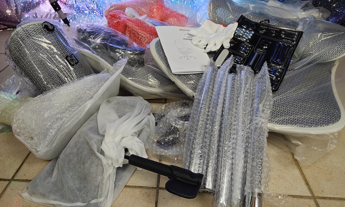 les &amp;eacute;l&amp;eacute;ments pour le montage de la chaise de bureau Sihoo Doro C300