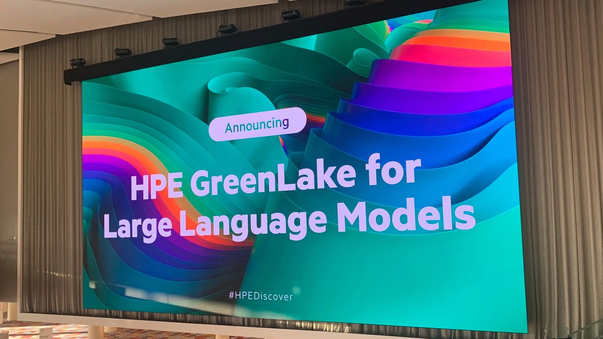 A sign saying &quot;announcing HPE GreenLake for Large Language Models