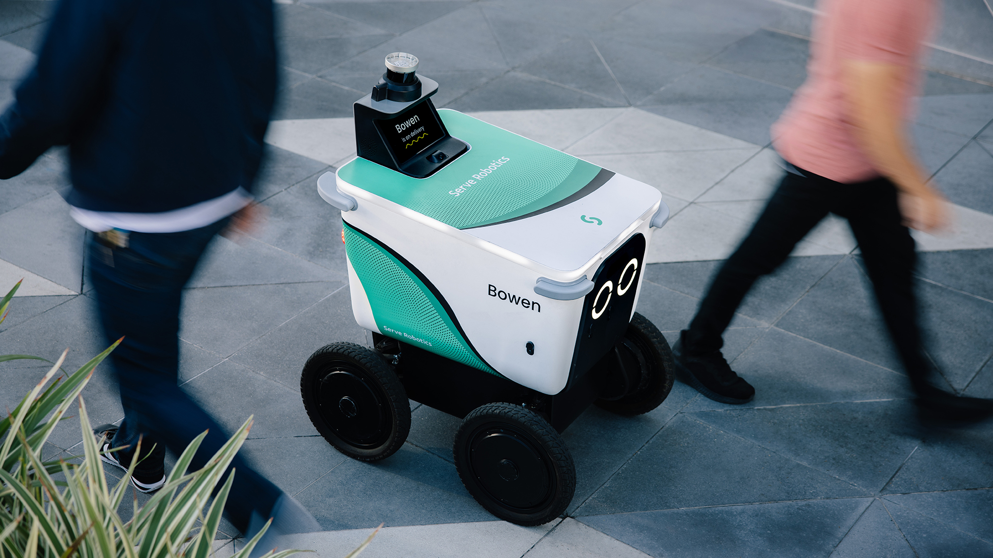A Serve Robotics robot