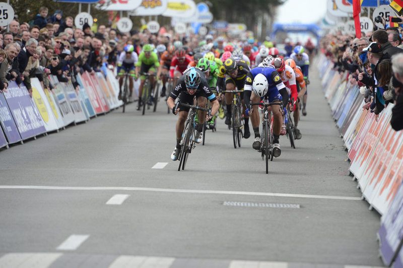 Elia Viviani gets around Marcel Kittel for the stage win