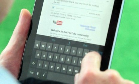 A journalist tries out Google&amp;#039;s Nexus 7: The diminutive tablet may not be perfect, but it&amp;#039;s price and portability have made it a major contender for the iPad.