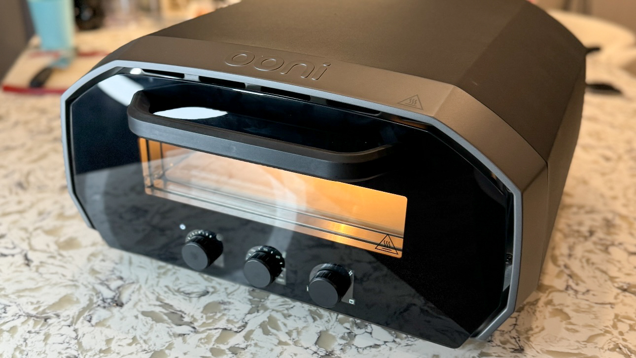 Ooni Volt 12 electric pizza oven is great for indoor use