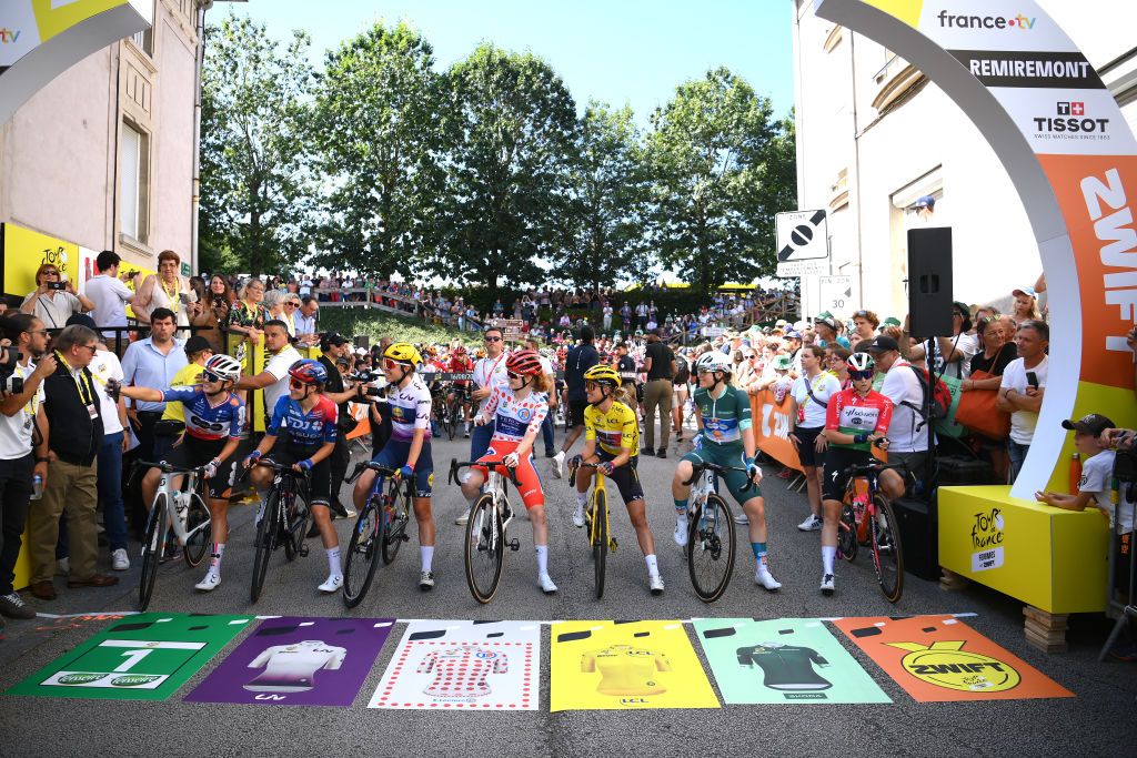 REMIREMONT FRANCE AUGUST 16 LR Juliette Labous of France and Team dsmfirmenich PostNL Loes Adegeest of The Netherlands and Team FDJ SUEZ Shirin Van Anrooij of The Netherlands and Team Lidl Trek White Best Young Rider Jersey Puck Pieterse of The Netherlands and Team FenixDeceuninck Polka dot Mountain Katarzyna Niewiadoma of Poland and Team CanyonSRAM Racing Yellow Lader Jersey Charlotte Kool of The Netherlands and Team dsmfirmenich PostNL Green Points Jersey and Blanka Vas of Hungary and Team SD Worx Protime take a selfie prior to the 3rd Tour de France Femmes 2024 Stage 6 a 1592km stage from Remiremont to Morteau UCIWWT on August 16 2024 in Remiremont France Photo by Alex BroadwayGetty Images