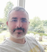 Redouane Belhamissi's avatar