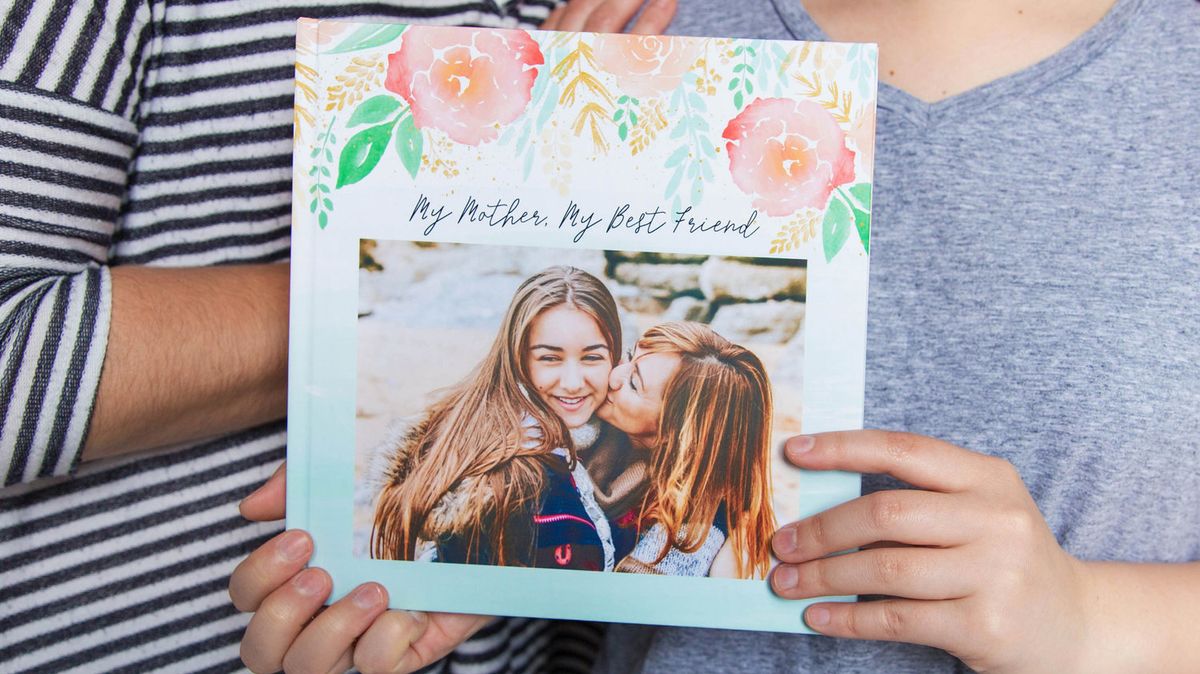 Mother&#039;s Day gifts for photographers: Treat your mom with photography gifts