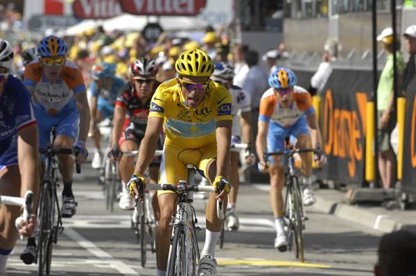 Alberto Contador (Astana) easily held onto yellow.
