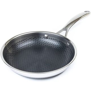 Hailey Bieber's pan