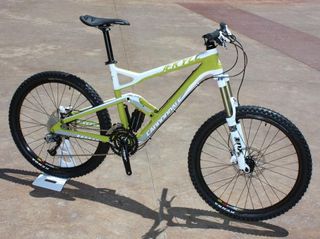 The Jekyll 4 is the mid-range alloy model.