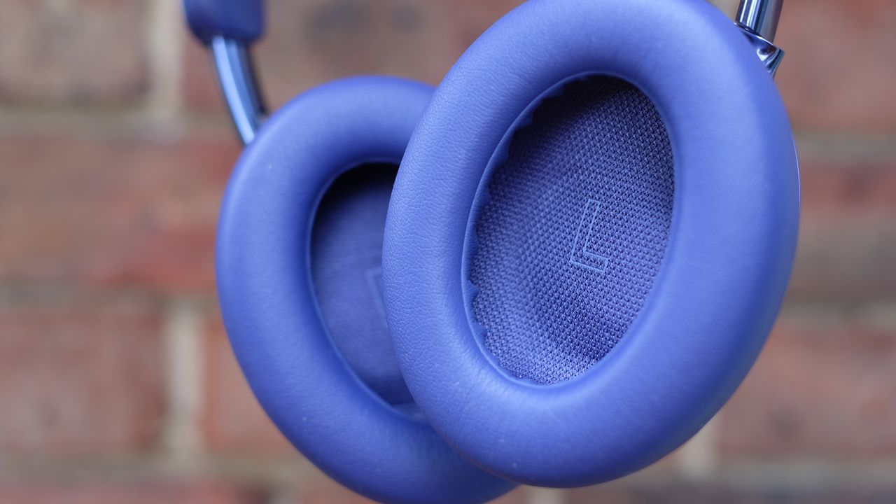 Photograph of Bose QuietComfort Ultra Headphones in Midnight Violet (purple)