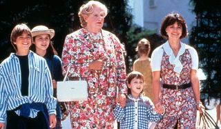Robin Williams breaking laws while fighting with Sally Field in Mrs. Doubtfire