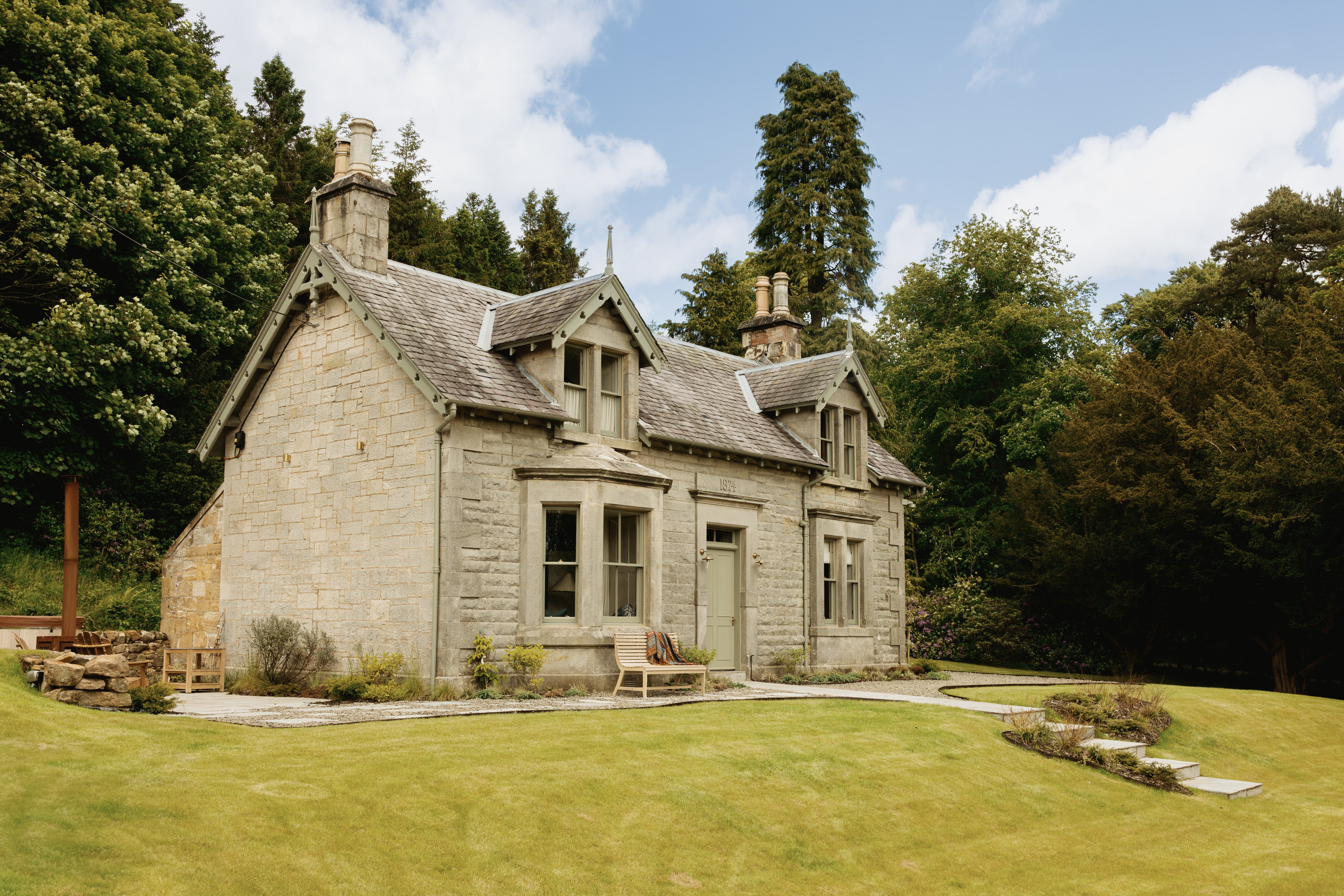 Clermount Cottage on the Penicuik Estate
