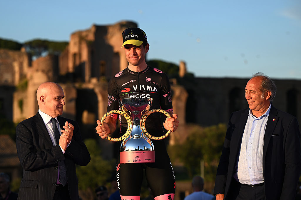 Wout van Aert (Visma-Lease A Bike) picked up the minor prize of the Trofeo Bonacossa at the conclusion of the 2025 Giro d&#039;Italia in Rome