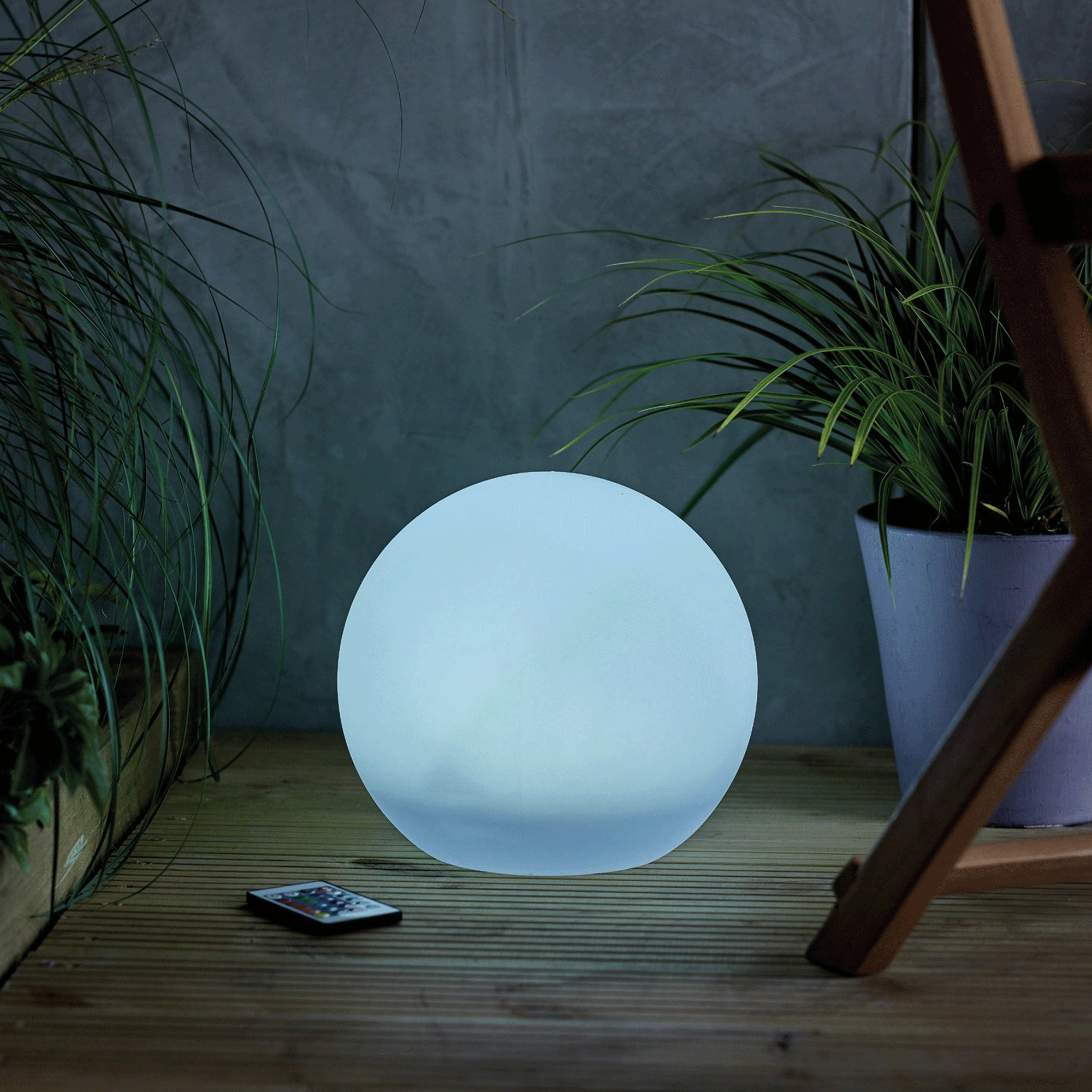 White globe outdoor lamp
