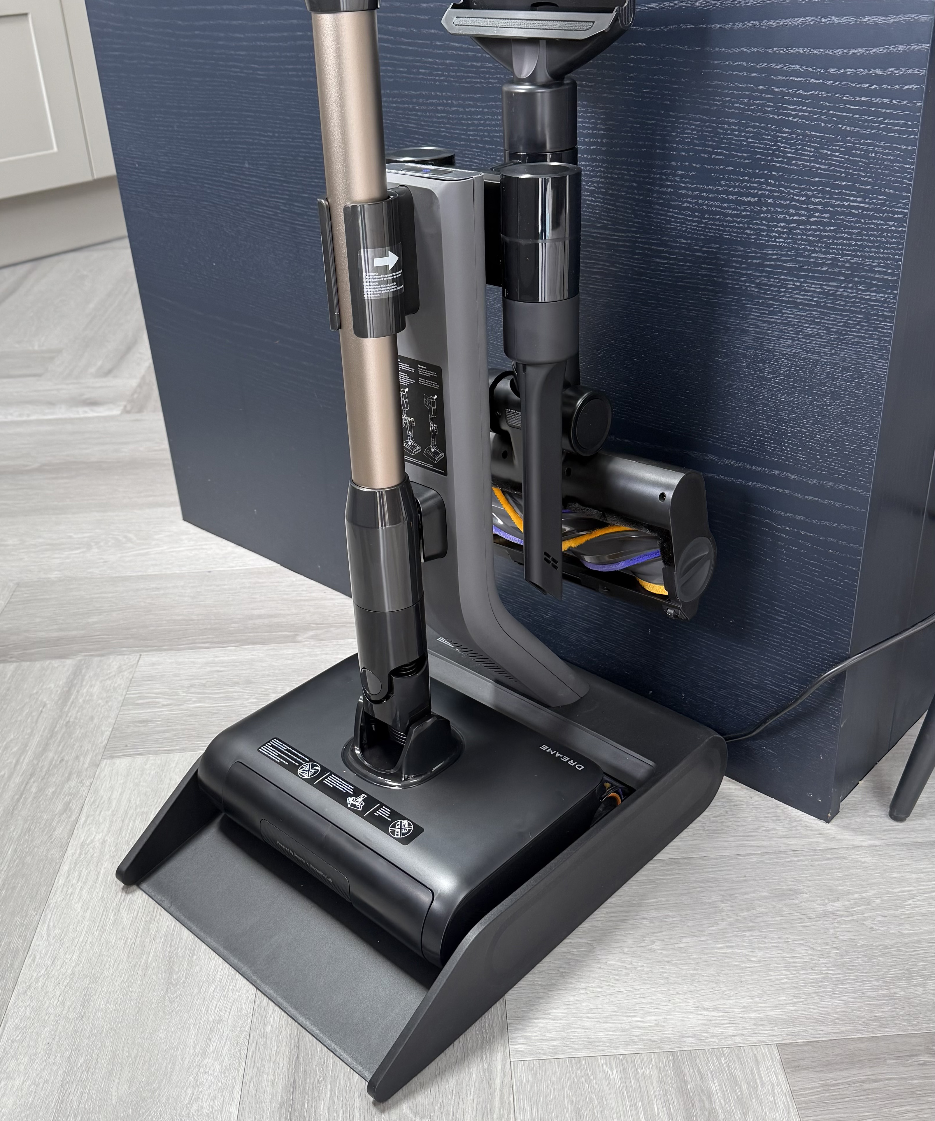 The Dreame Z30 Pro Aqua base unit displayed alongside several attachments