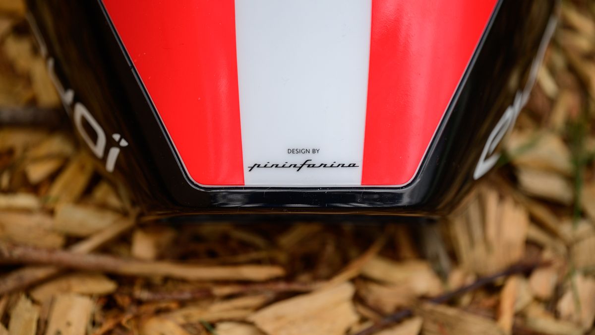 EKO&Iuml; Aerodinamica Pininfarina logo detail