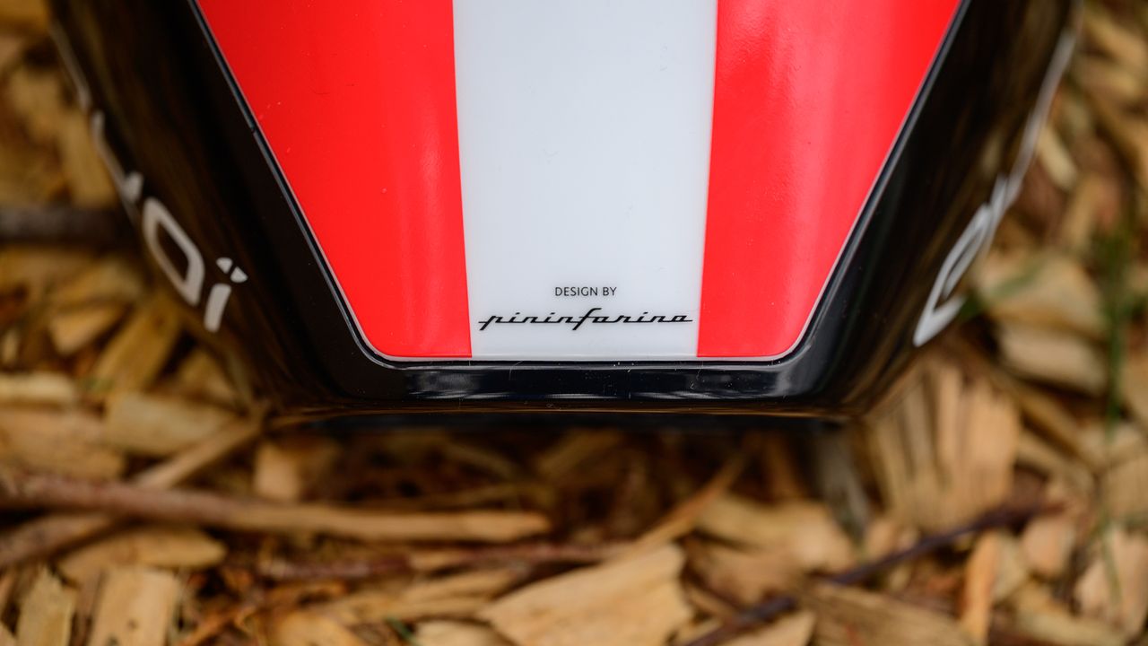 EKO&Iuml; Aerodinamica Pininfarina logo detail