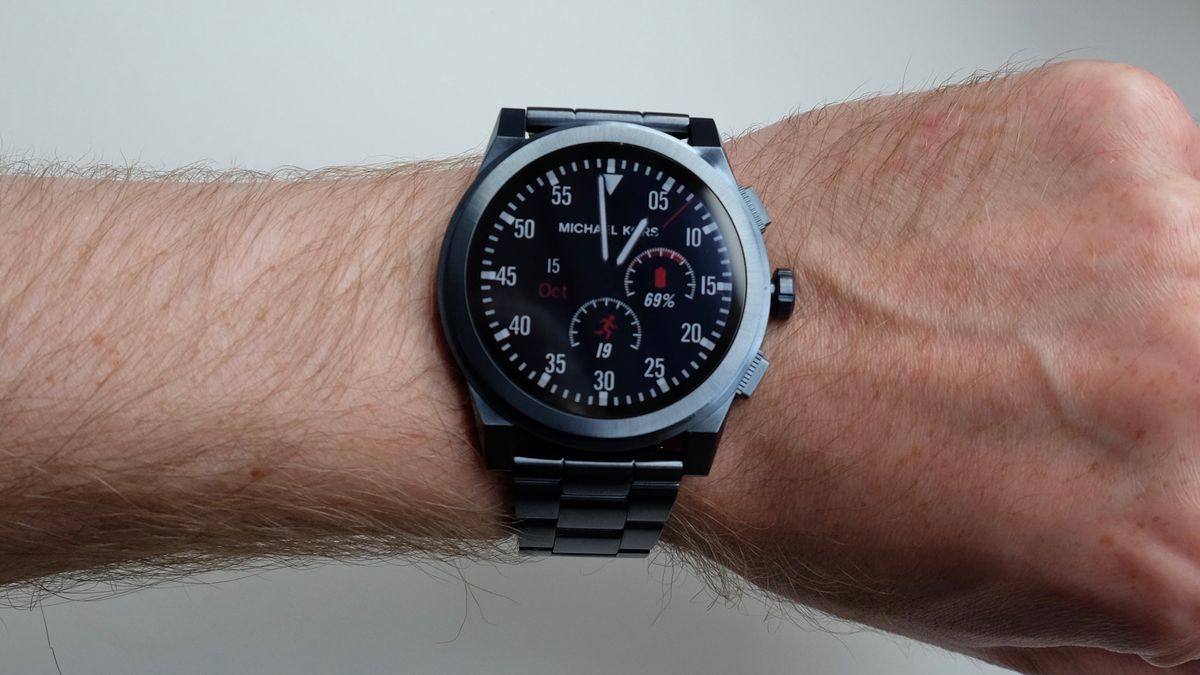 Compatibility and battery life Michael Kors Access Grayson smartwatch