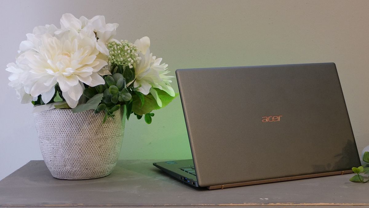 Acer Swift 5 (Intel 11th Gen, 2020) review photos