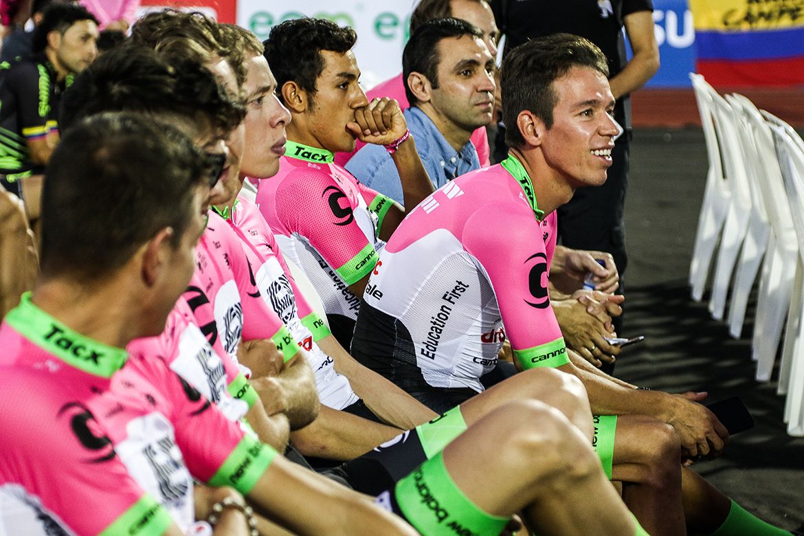 Rigoberto Uran and the Education First-Drapac squad.