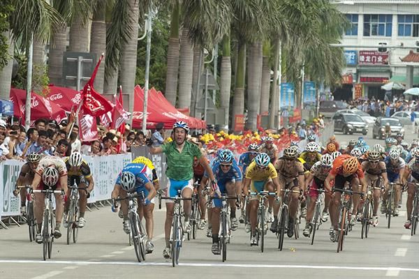 Van Hummel makes it four: Kenny Van Hummel (Skil-Shimano) takes out his fourth stage of the tour in Dongfang.