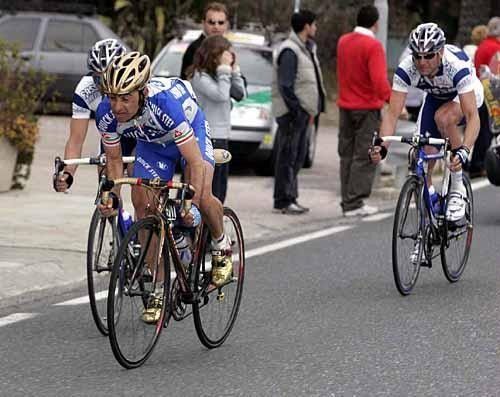 Paolo Bettini pushed hard - one of the protagonists of the sprint home