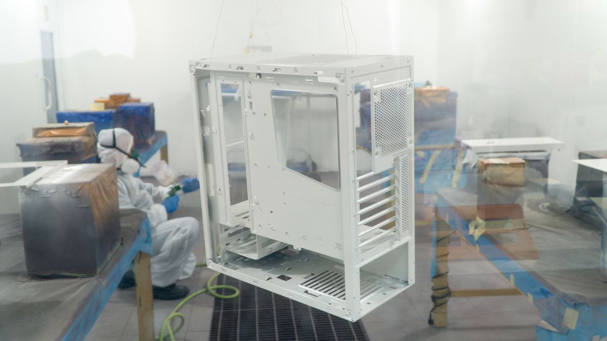 This is what one looks like primed. Doesn't that painting gear look familiar?