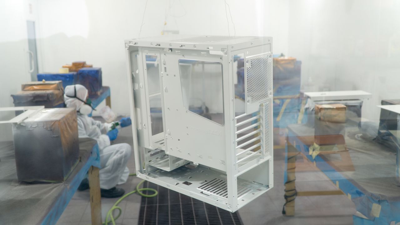 This is what one looks like primed. Doesn't that painting gear look familiar?