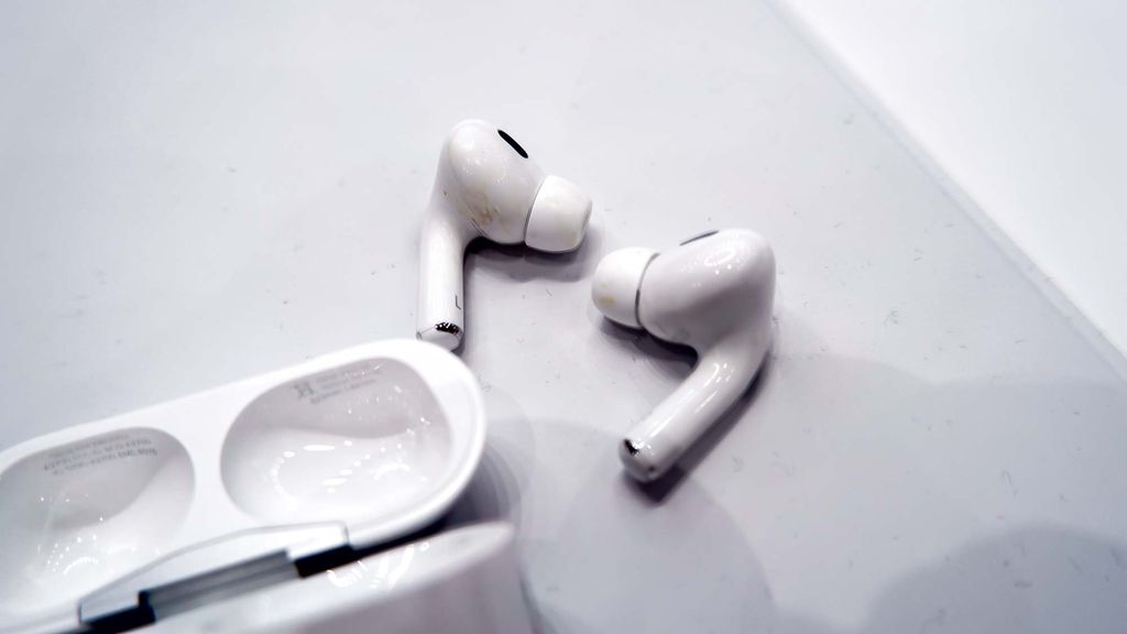 AirPods Pro 2 Vs. Beats Fit Pro: Which Noise-cancelling Earbuds Win ...