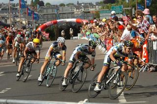 Daryl Impey (Orica-GreenEdge) drags teammate Matt Goss to the finish in Rouen