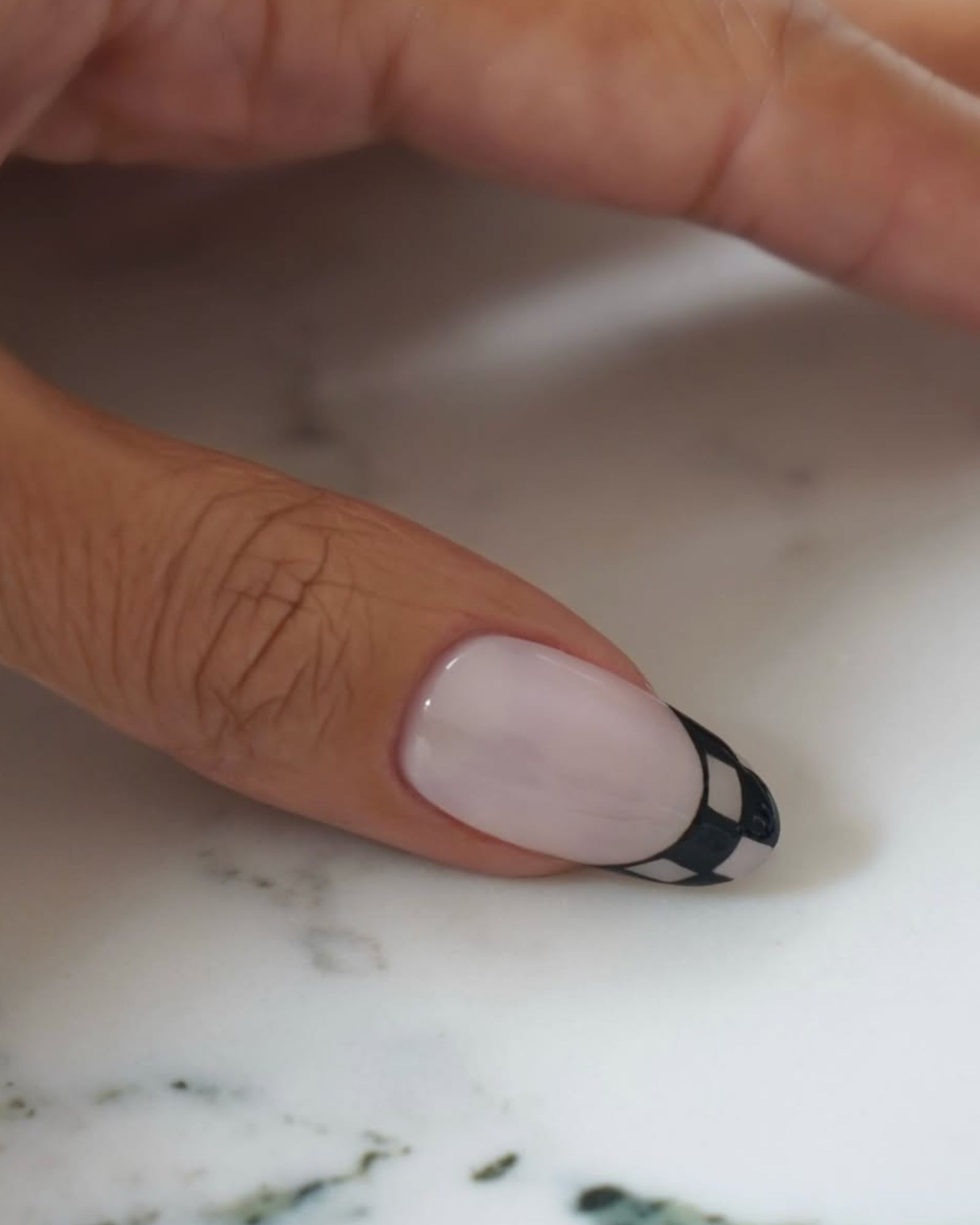 Checkered Nails @iramshelton