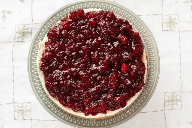 Festive White Chocolate Cheesecake With Cranberry Glogg Compote Real Homes