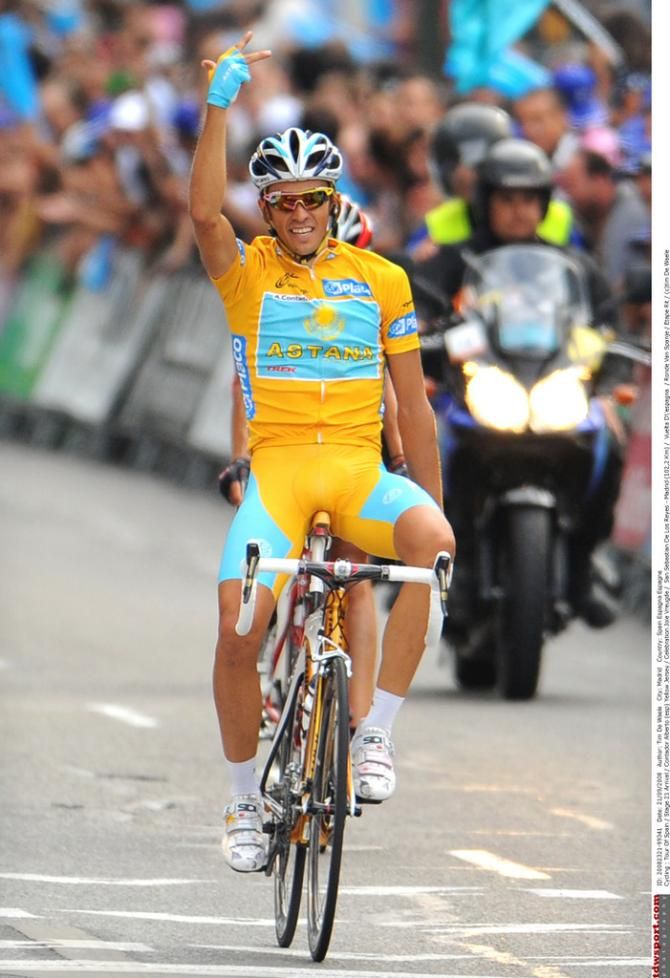 Alberto Contador celebrates his first Vuelta a Espa&ntilde;a