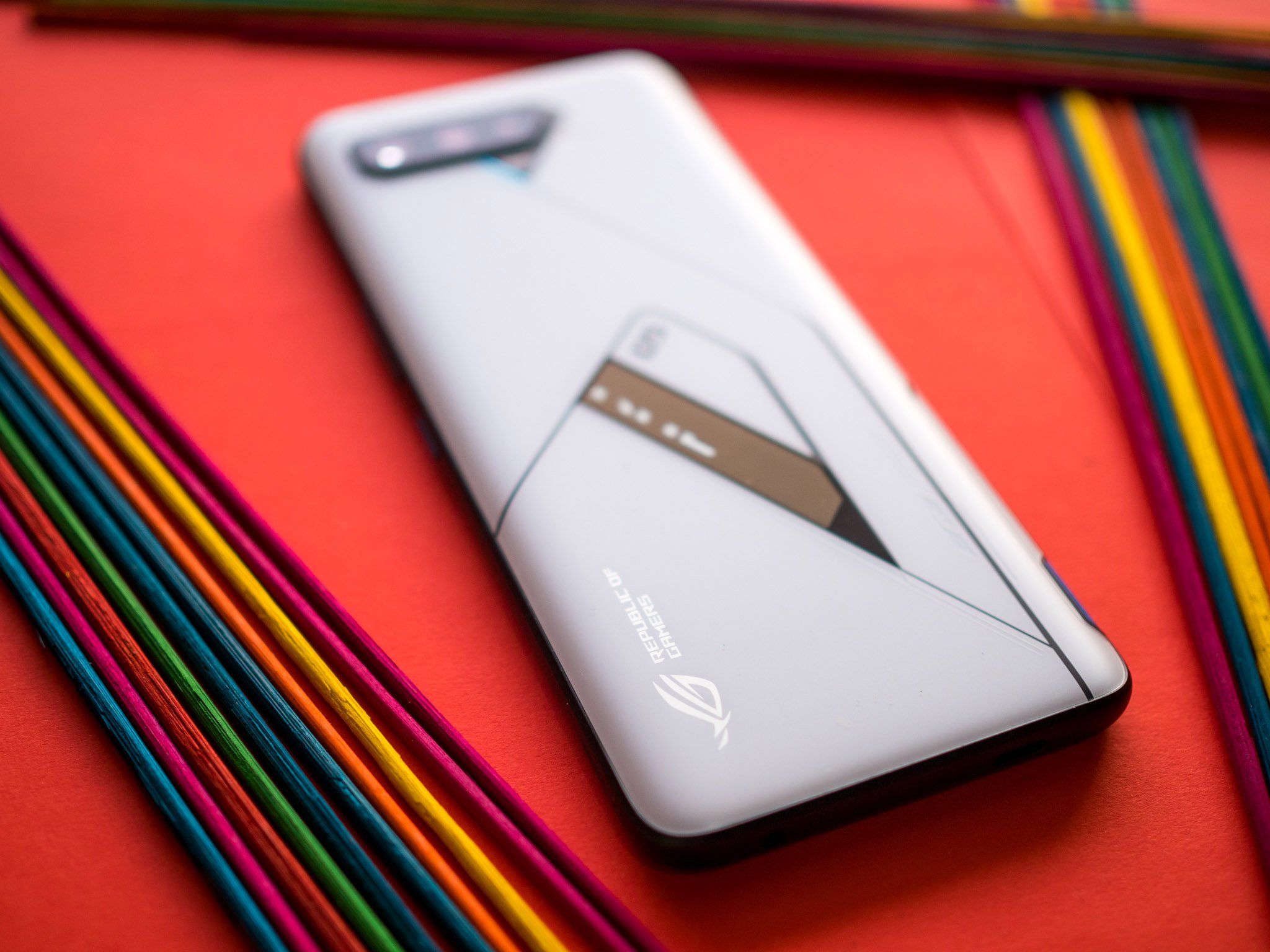 ​【ジャンク/特典完備】ROG Phone 5 Ultimate RAM18GB 初のメモリ18GB搭載ゲーミングスマホ、「ROG Phone 5 Ultimate」が今夏