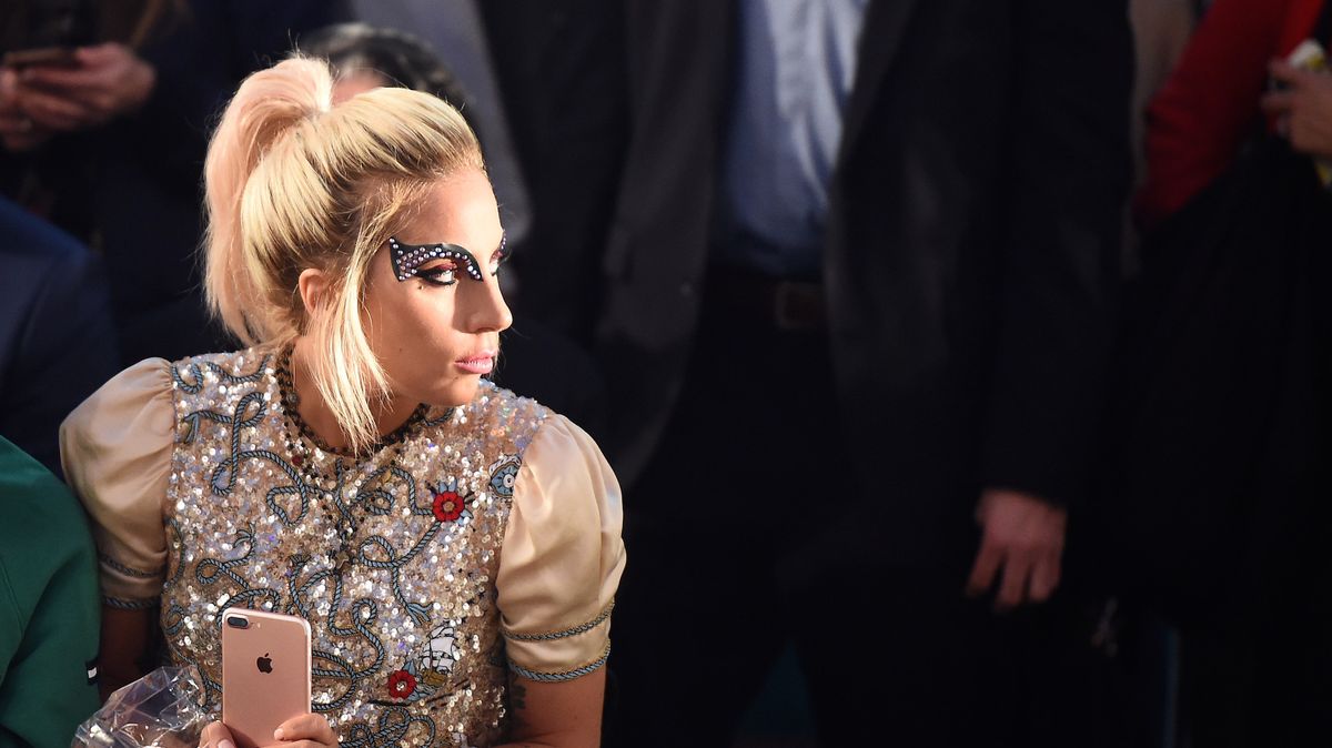 Lady Gaga a répondu au camouflet de Bradley Cooper aux Oscars