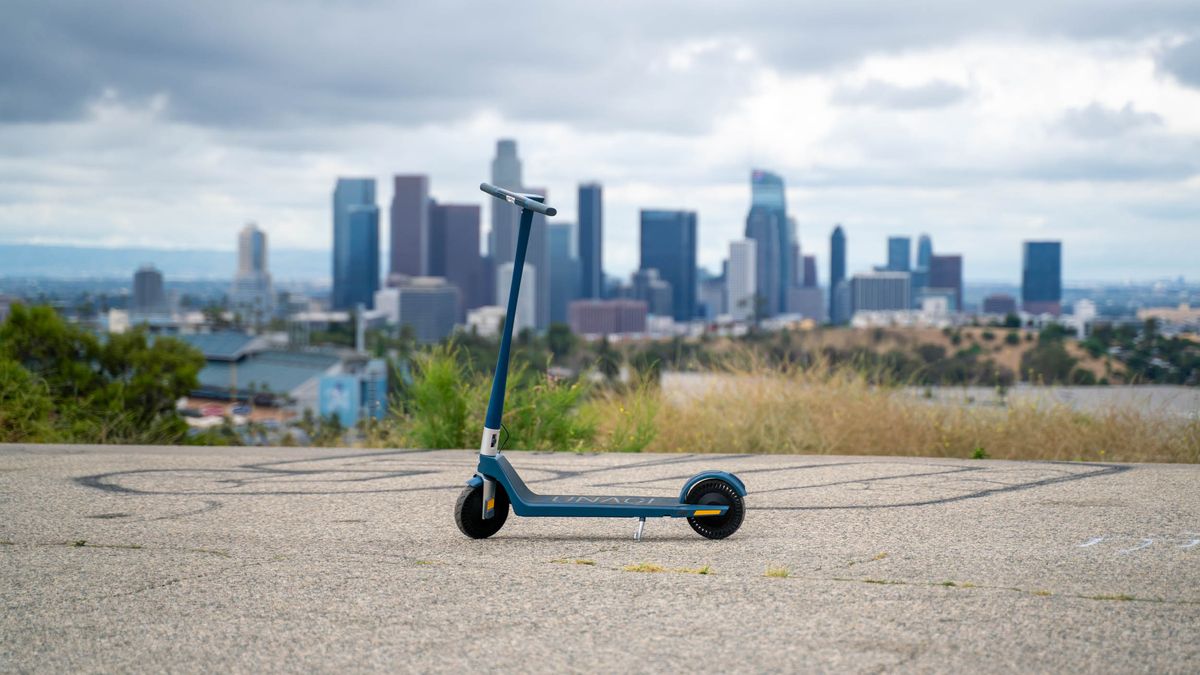 Unagi Model One Voyager overlooking Los Angeles