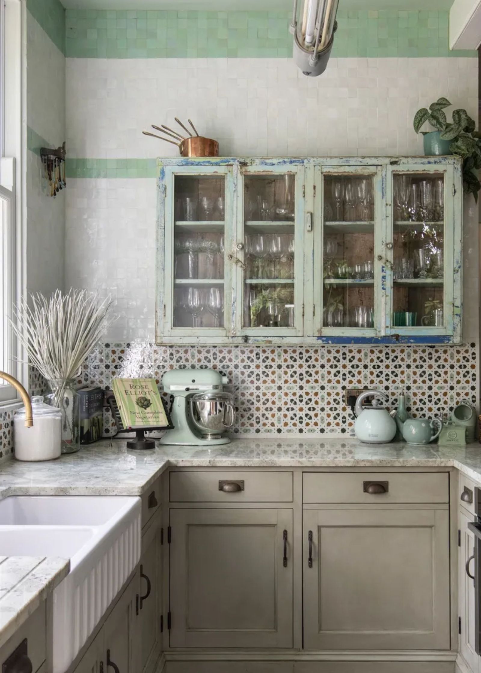 10 Mix and Match Kitchen Cabinet Ideas | Livingetc