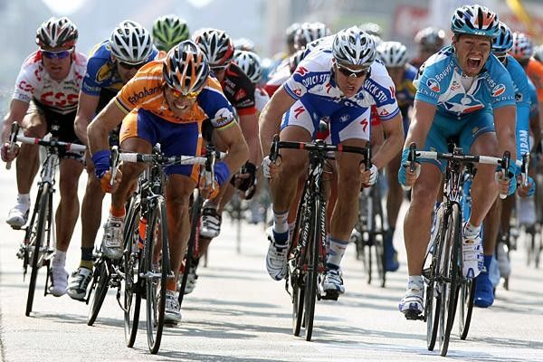 Oscar Freire (Rabobank), 32, becomes the first Spaniard to win Gent-Wevelgem as he wins the sprint up the road's right side.