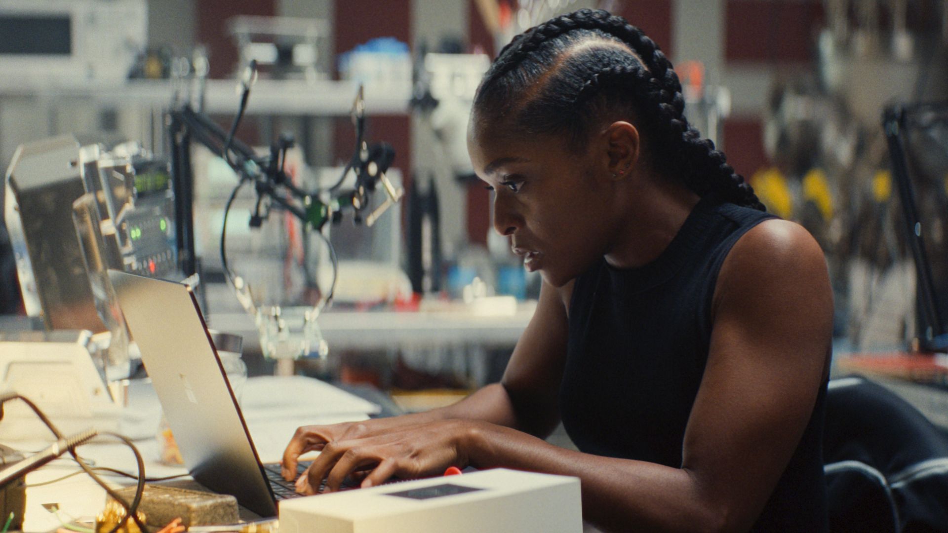 Riri Williams working at MIT during Ironheart episode 1