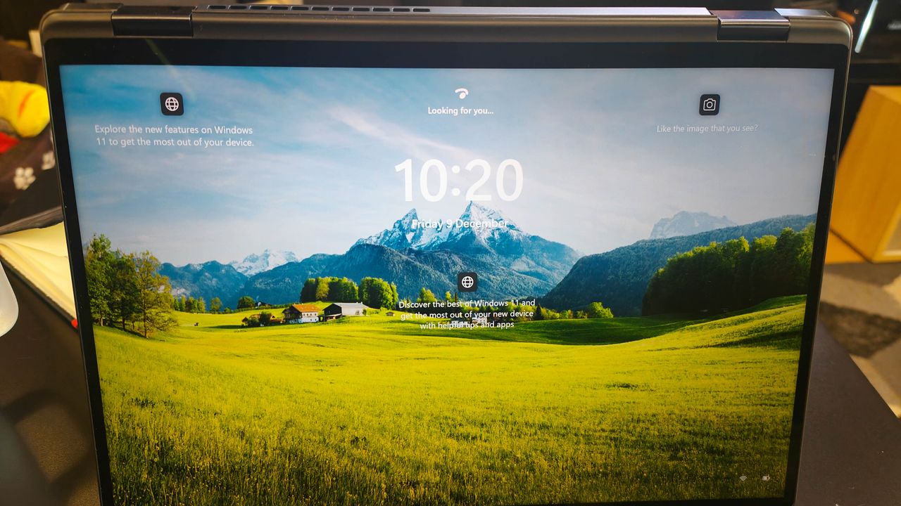 Dell Latitude 9330 2-in-1 Convertible display