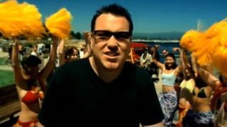 Screenshot of Steve Harwell in Smash Mouth music video for Then the Morning Comes