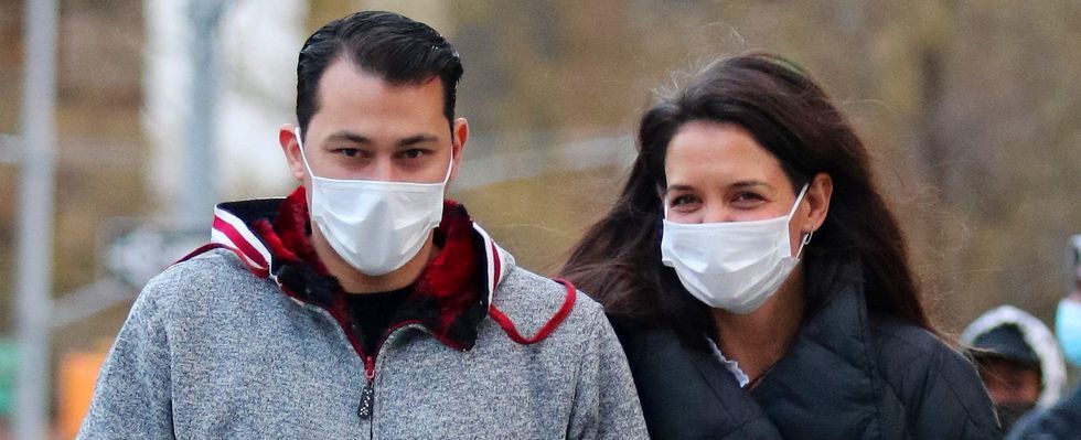 new york city, ny january 22 emilio vitolo jr and katie holmes out for a walk on january 22, 2021 in new york city, new york photo by lrnycmegagc images